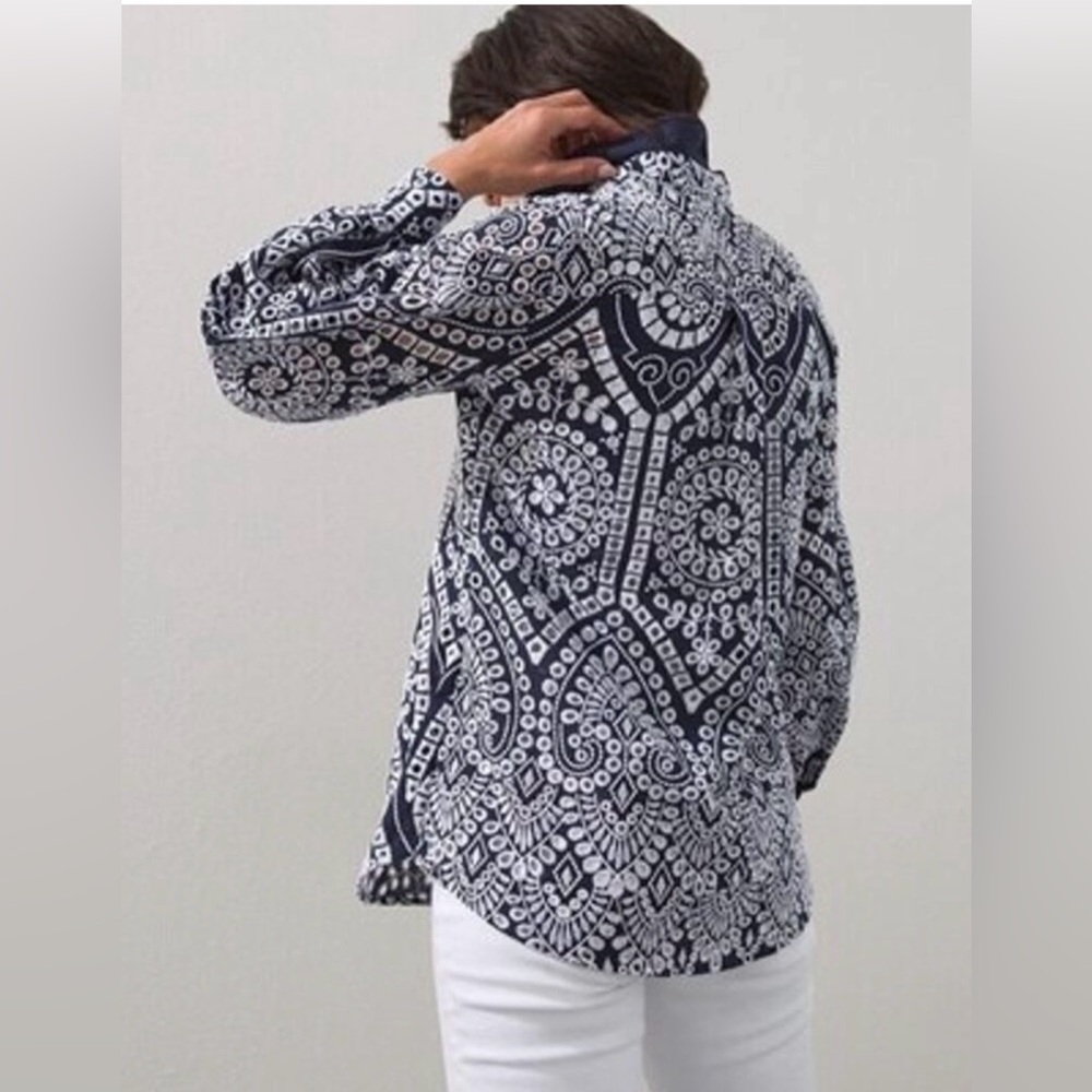 Chico's Eyelet Billow Button Down Long Sleeve Shirt
Size 8 - Picture 3 of 10